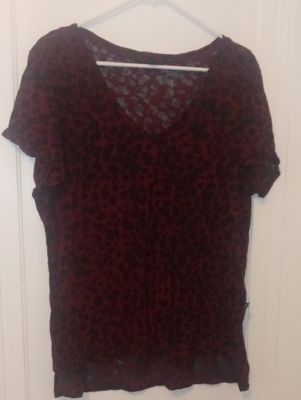 Women's Burgundy Leopard Print V-Neck Top Rock & Republic, XL